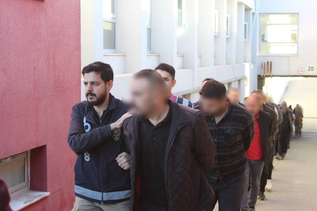 Düzmece kaza yapıp 17 sigorta şirketini dolandırmışlardı: 58 tutuklama! 5